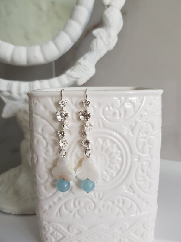 Boucles d'oreilles uniques en pierres naturelles pour un bien-être ressenti